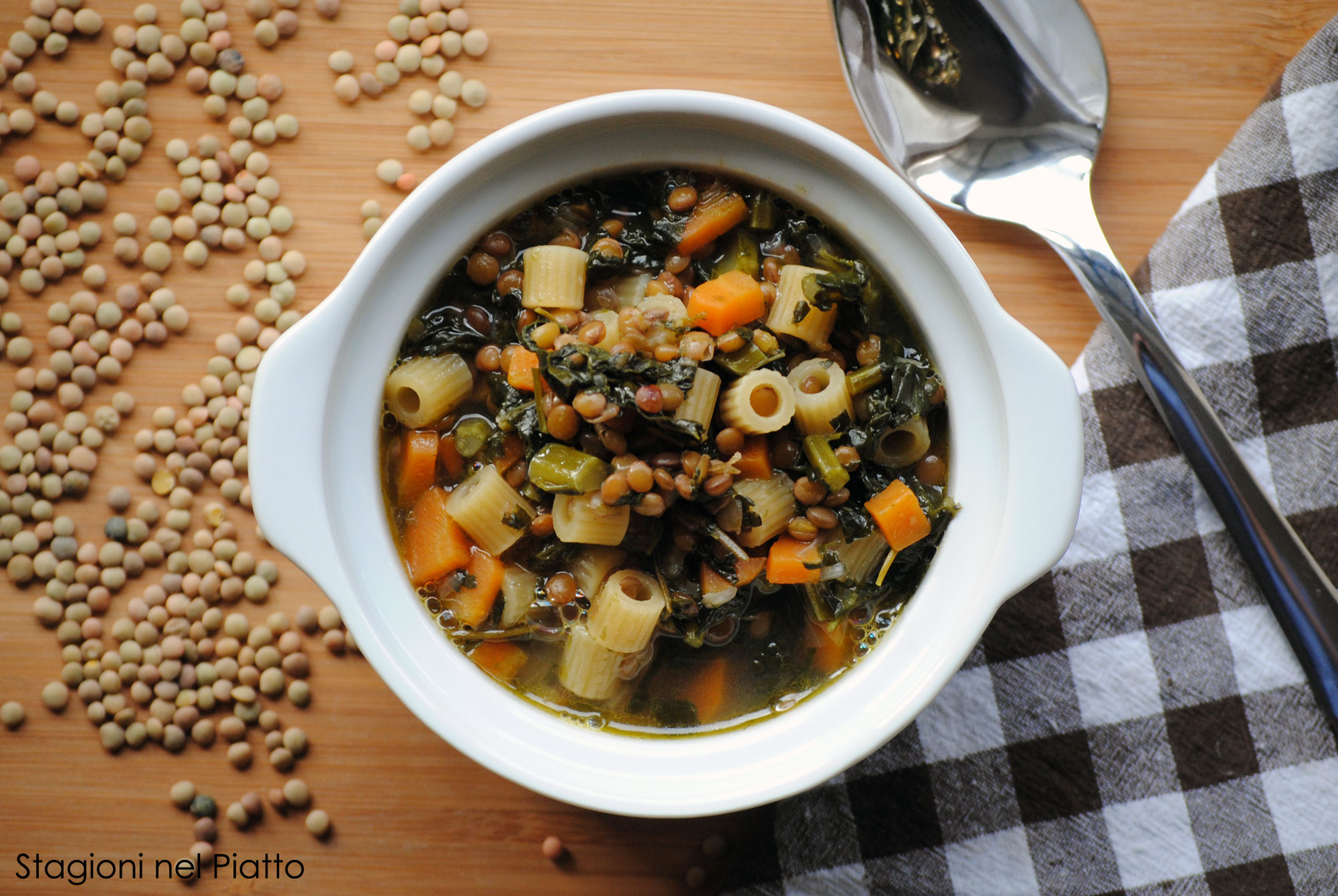 Ricetta Zuppa con lenticchie e cavolfiore: un piatto leggero, colorate ed invitante