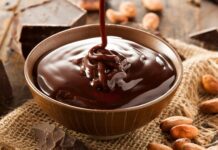 Ricetta Ganache al cioccolato fondente: ecco la ricetta perfetta per decorare i dolci