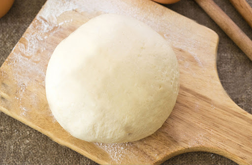 Ricetta pasta di pane per pizza: ecco un impasto digeribile e leggero