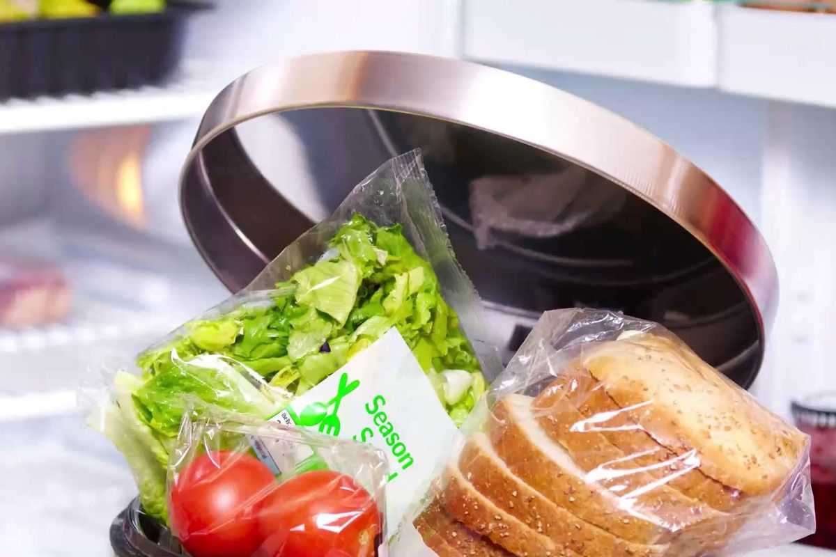 Se hai del cibo scaduto in frigo, puoi riciclarlo in questo modo