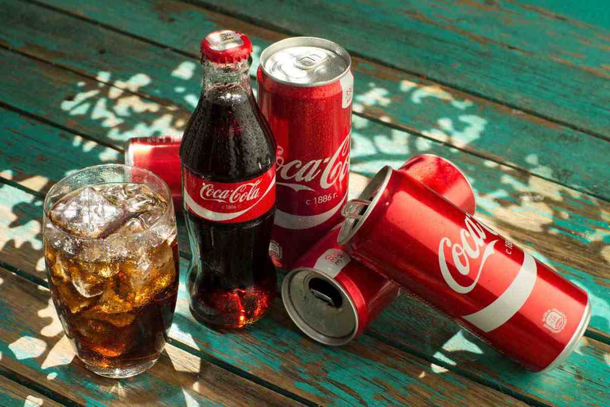 Ecco 4 cose incredibili che puoi fare usando la coca cola: in pochi lo sapevano