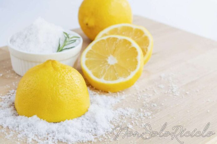 Limone e sale per pulire casa: ecco come funziona questo trucco