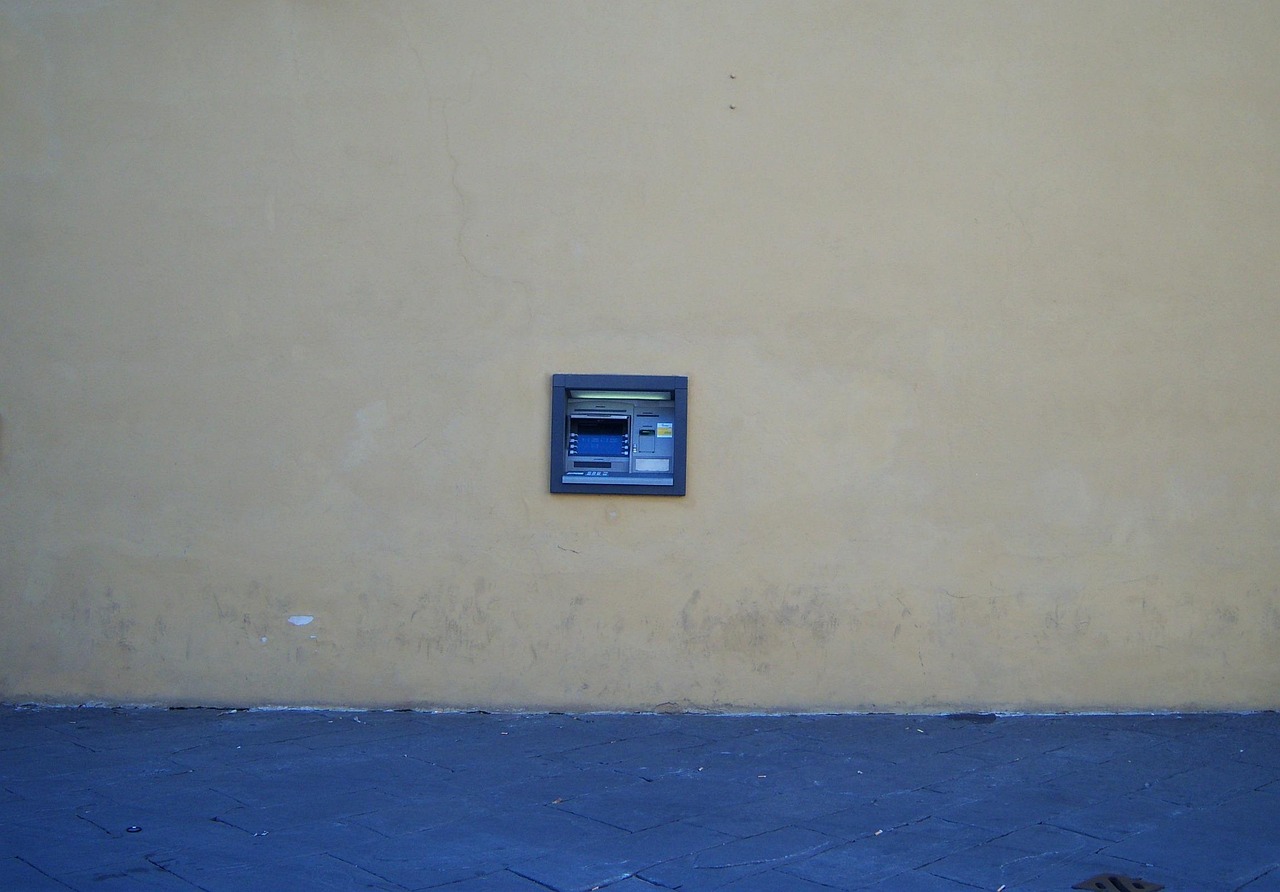 Immagine che illustra il processo di bonifico bancario controllato.