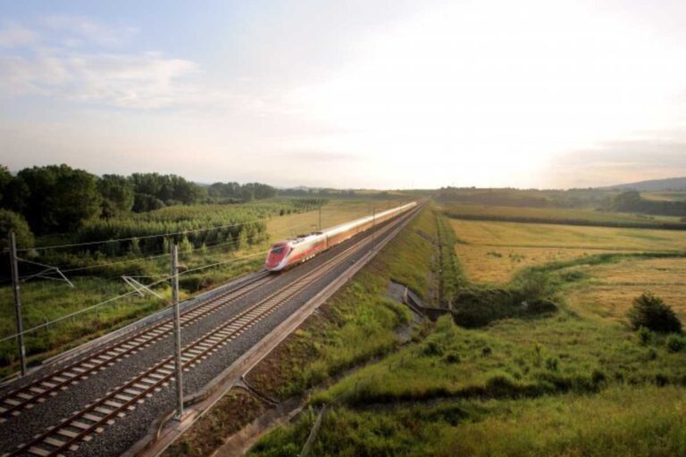Italo vs Frecciarossa: il confronto aggiornato 2026 dei costi sulle tratte principali