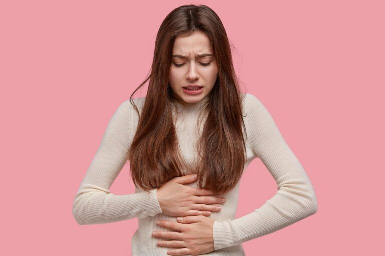 Pancia gonfia cronica: tre cause poco note e il test da fare in farmacia
